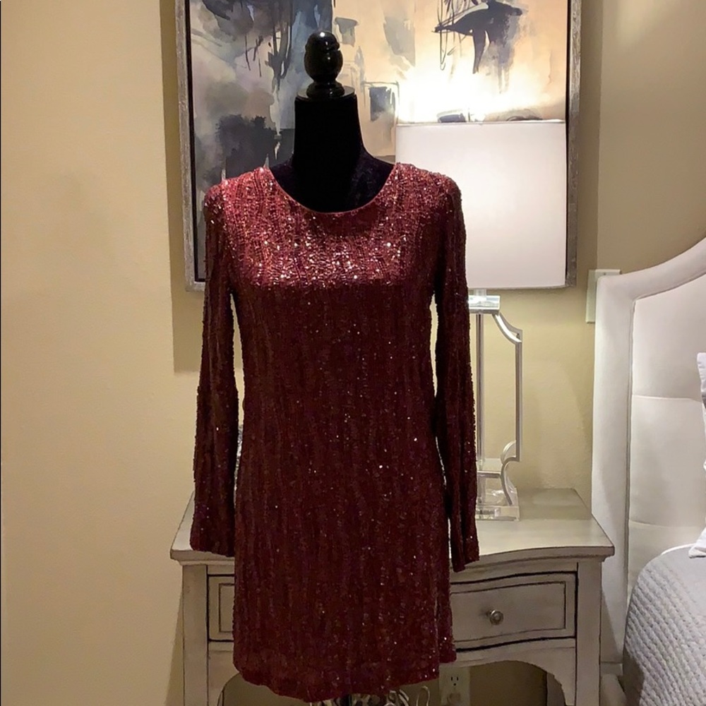 Sequins maroon dress